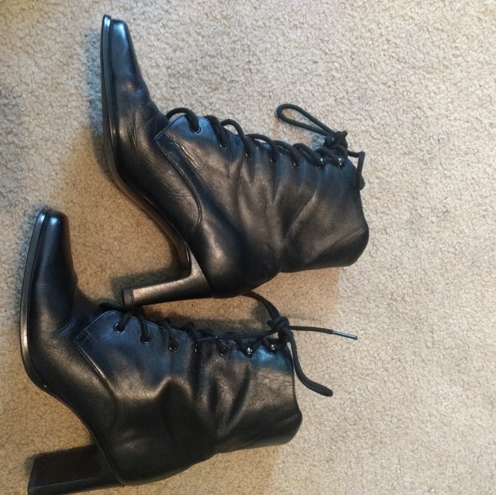 Women's shoes